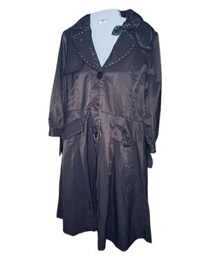 Woman’s Scarlett Brown Jacket with Red Brand Tag size large